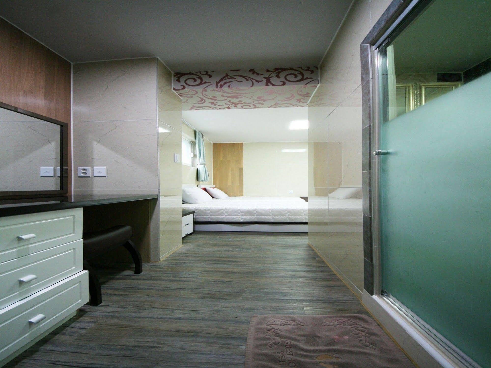 Guesthouse Myeongdong 2 Σεούλ Εξωτερικό φωτογραφία